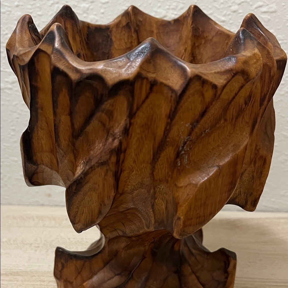 Hand carved vintage wooden candle holder - Picture 12 of 12